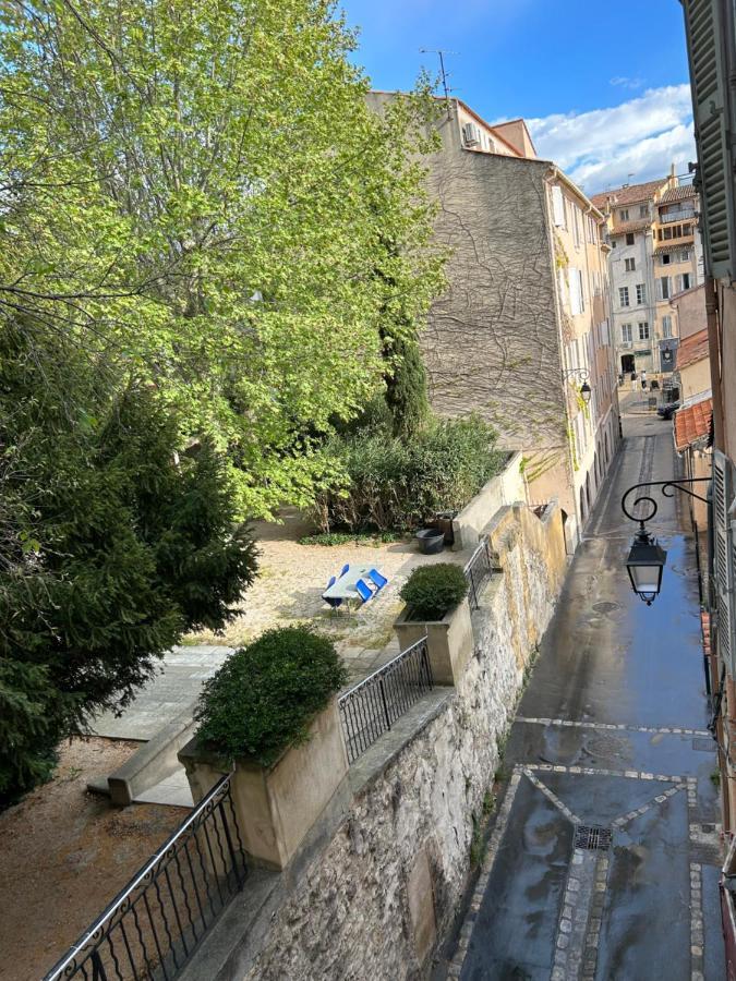Un Moment Suspendu Apartment Aix-en-Provence Exterior photo